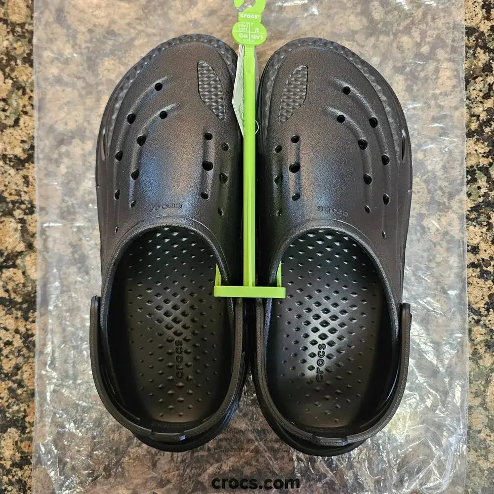 NWT! Crocs Men/Womens Off Grid Clogs M10 W12 Black Unisex 209501-001 Shoes 10 12
